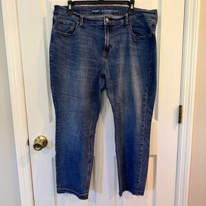 Old Navy Boyfriend Straight Ankle Jeans Women’s Size 16 Reg Medium Wash Raw Hem